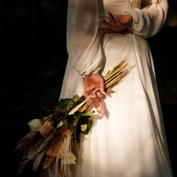 Bride_With_A_Flower_Bouquet_original_1572302 Bride_With_A_Flower_Bouquet_original_1572302